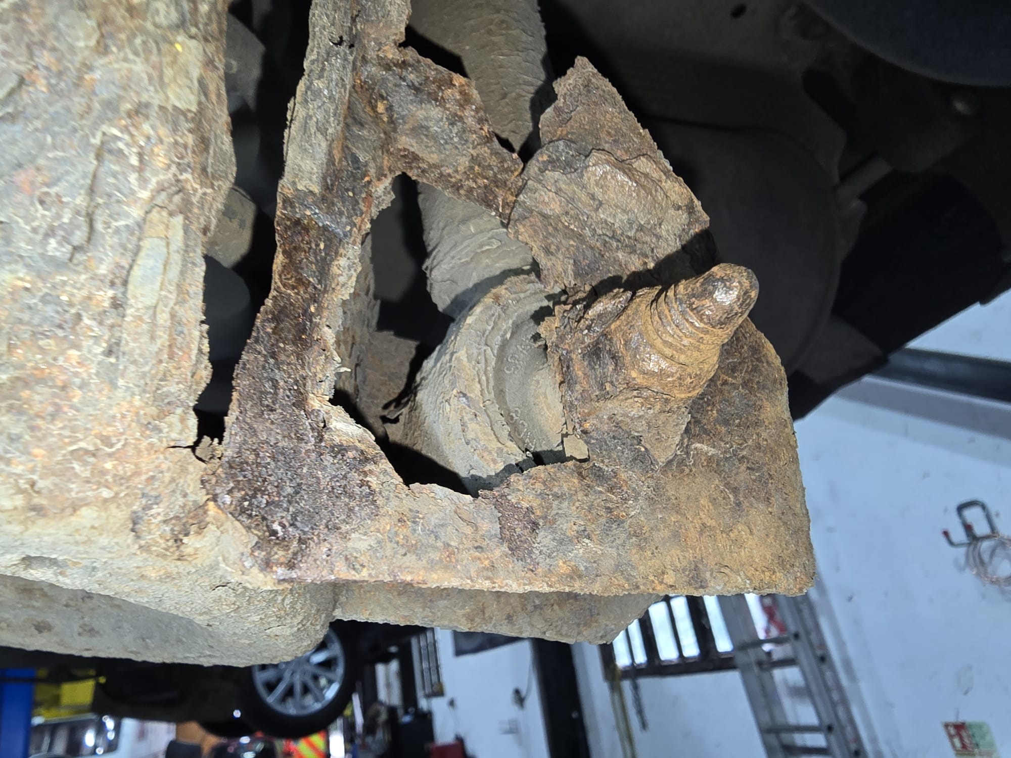 Anaaba Motors vehicle structural damage evidence 3